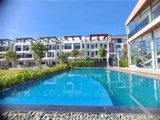 Bán nhà 3ty5 ngay thị trấn bến lức 1 trệt 3 lầu đang cho thuê 15 triệu sổ hồng riêng