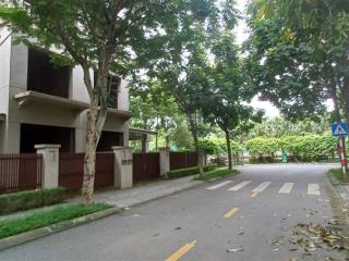 180m2 đông nam  thô  bán gấp trong tuần.  0982 996 ***