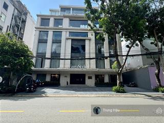 Toà building nguyễn đình chiểu quận 1. dt 15 x 27m = 400m2  hầm 5 tầng. hđt 510 triệu  giá 110 tỷ