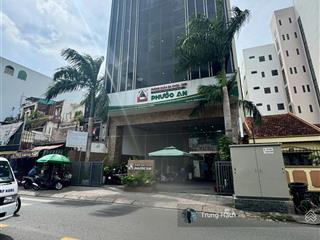 Bán tòa nhà mt lê quang định  dt 9 x 28m  hầm  8 tầng  hđt 500 triệu  giá 90 tỷ
