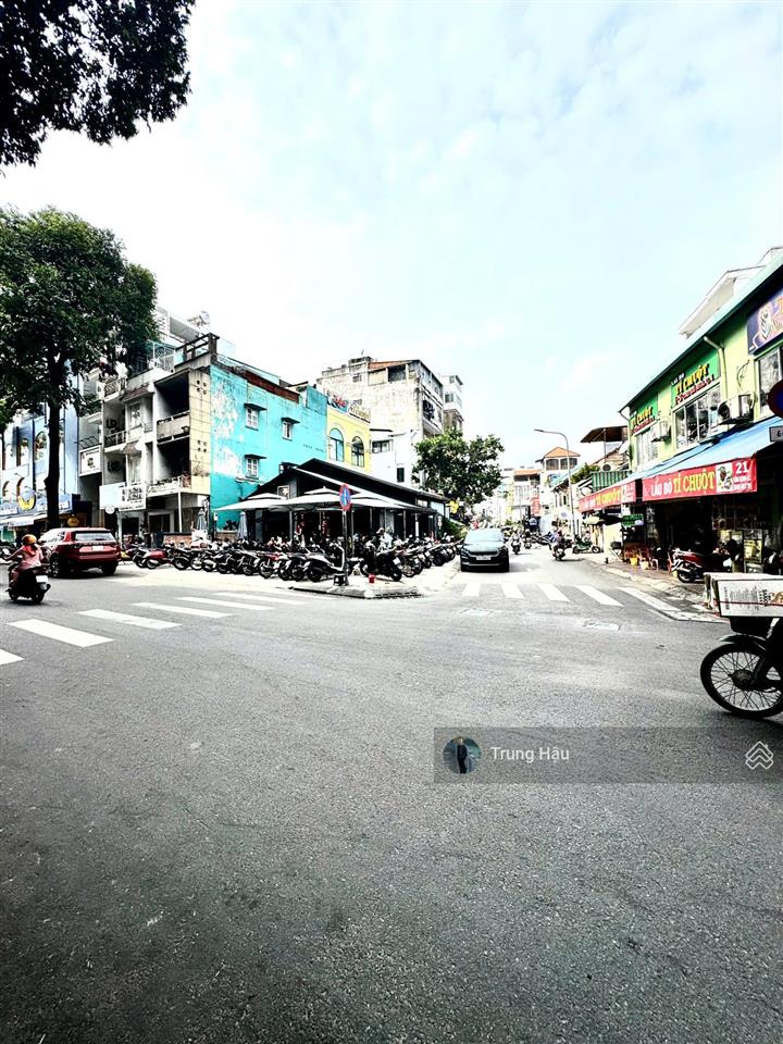 Siêu vị trí góc 2mt  cống quỳnh + cao bá nhạ quận 1  dt 13 x 22m  hđt 300 triệu. giá 100 tỷ