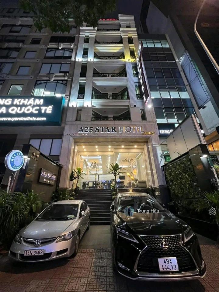 Bán ks 3 sao mt trương định, quận 3  dt 2.000m2 hầm  10 tầng  51 pn  hđt 950 triệu  giá 200 tỷ