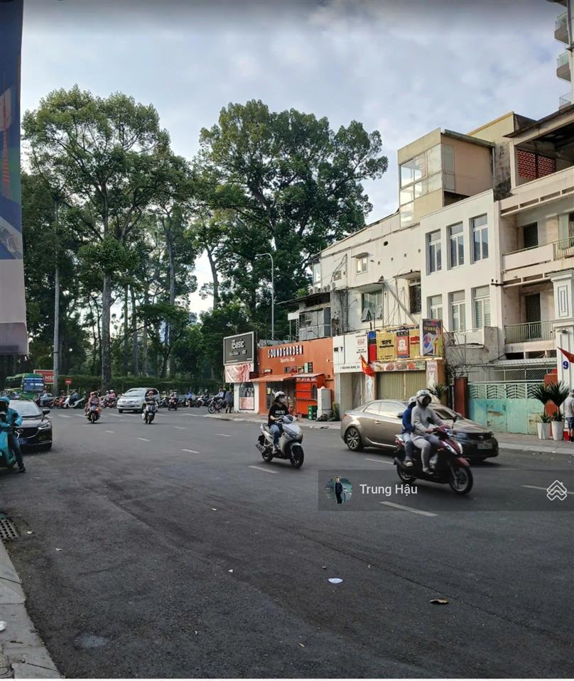 Bán ks 3 sao mt trương định, quận 3  dt 2.000m2 hầm  10 tầng  51 pn  hđt 950 triệu  giá 200 tỷ