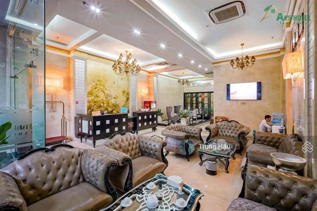 Bán ks 3 sao mt trương định, quận 3  dt 2.000m2 hầm  10 tầng  51 pn  hđt 950 triệu  giá 200 tỷ