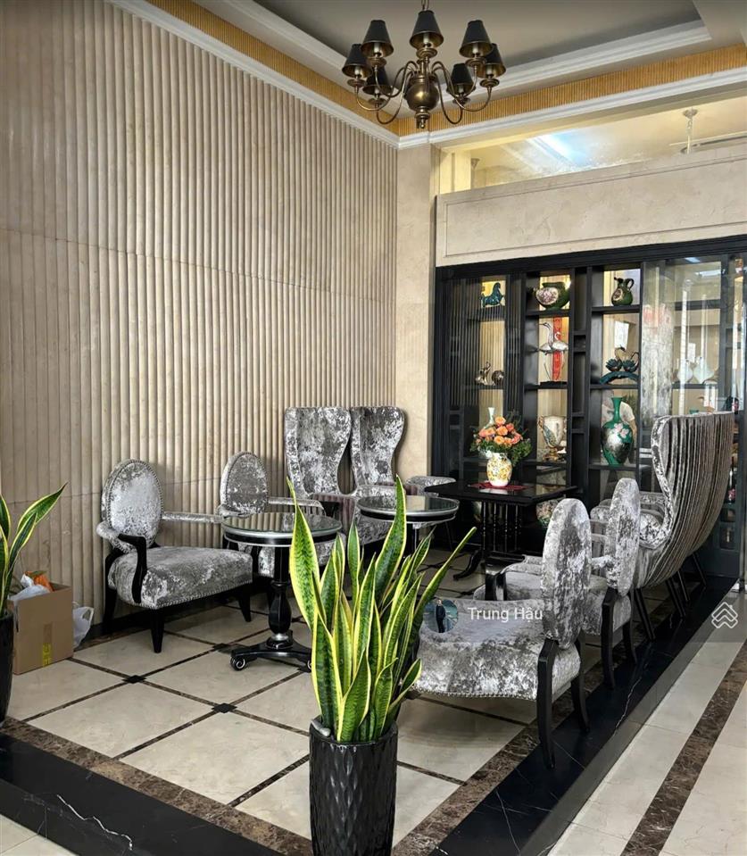 Bán ks 3 sao mt trương định, quận 3  dt 2.000m2 hầm  10 tầng  51 pn  hđt 950 triệu  giá 200 tỷ