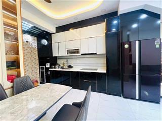 Kẹt tiền bán gấp căn nhà 3 tầng 3pn mới full nội thất đã hoàn công, đối diện vinhomes giá 5.15 ty