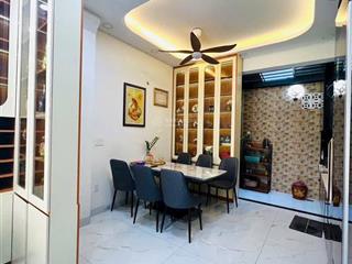 Chủ kẹt tiền bán căn nhà 3 lầu 3 phong ngủ mới đẹp full nội thất đối diện vinhomes giá 5.14 ty