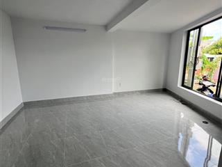 Nhà 1 trệt 1 lửng , 3pn , sổ hồng thổ cư