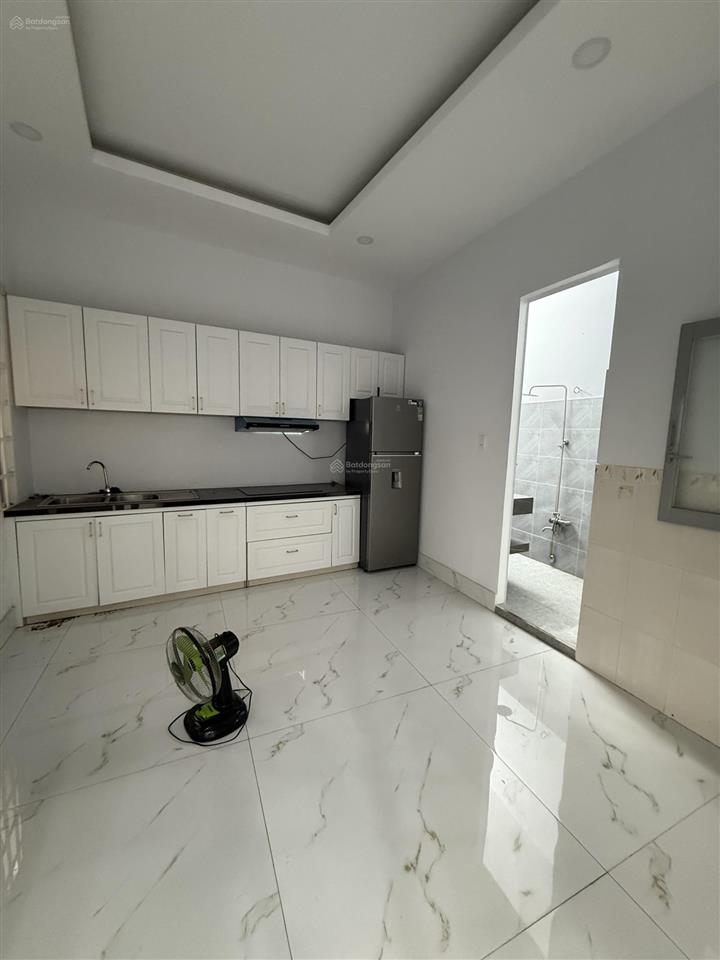 Bán nhà 110m2 thổ cư 100% đường thông ô tô  3 phòng ngủ