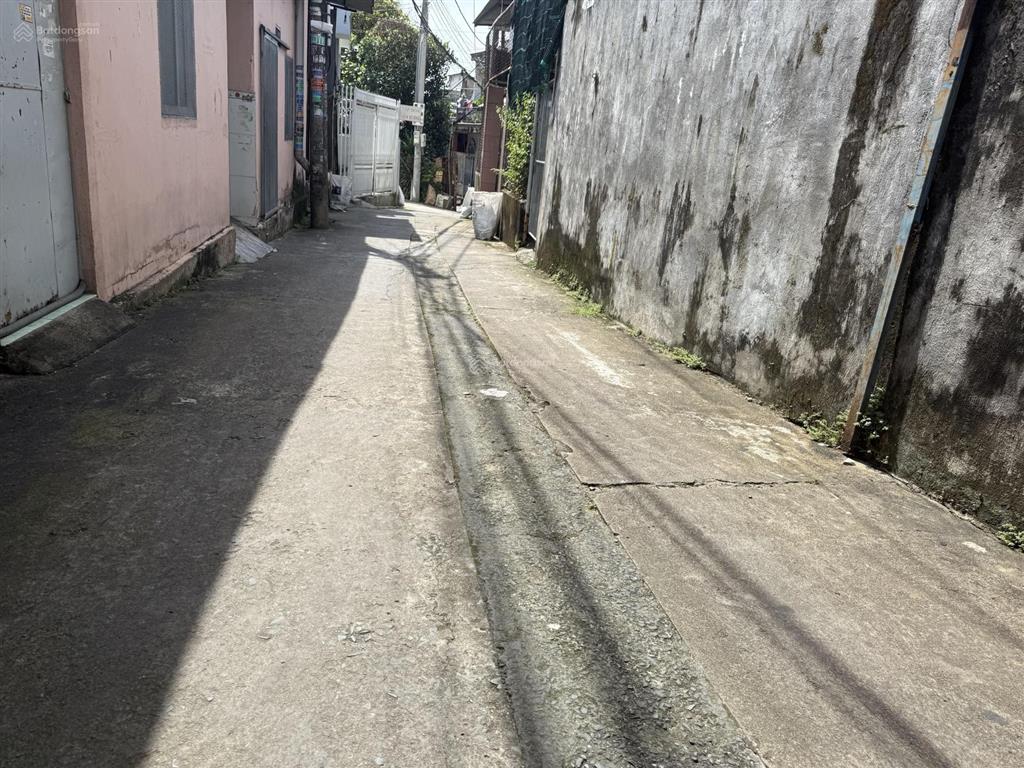 Bán lô đất 104m thổ cư toàn bộ hẻm xe hơi