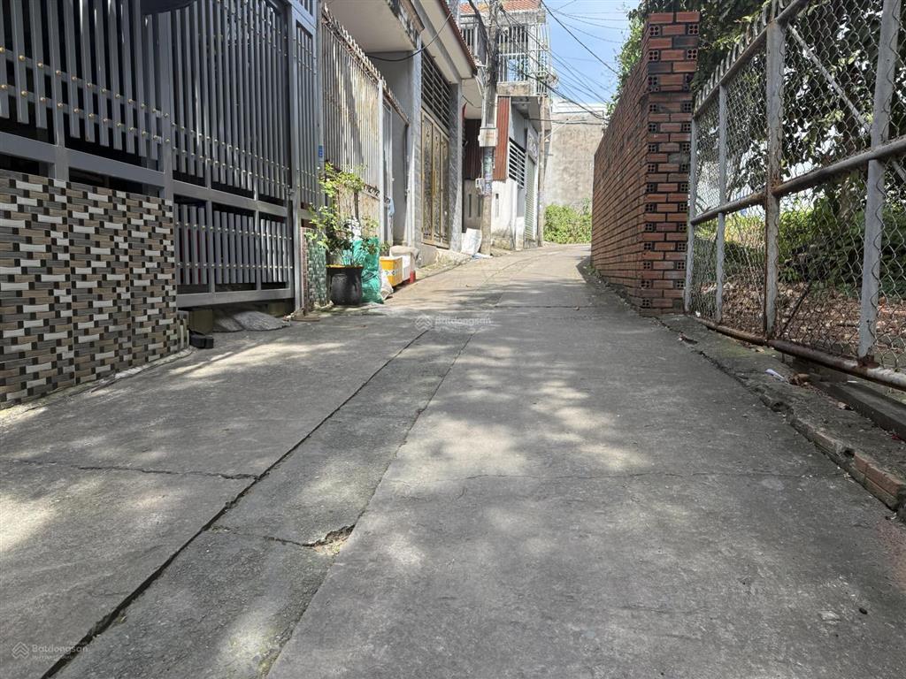 Bán lô đất 104m thổ cư toàn bộ hẻm xe hơi