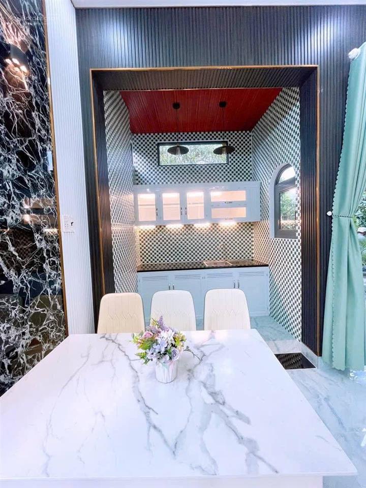 Sp mới nhà cấp 4 căn góc 2 mặt tiền hẻm xe hơi thoáng mát tân kim  hẻm an ninh, sạch sẽ