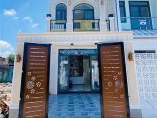 Chủ kẹt tiền bán gấp 4 căn nhà liền kề 1 trệt  1 lầu mới xây đã hoàn công. đường ôtô