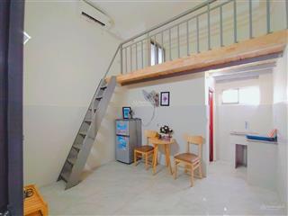 Cầu giấy phòng khép kín 30m2 có gác xép, bồn rửa bát giá 3,5 tr