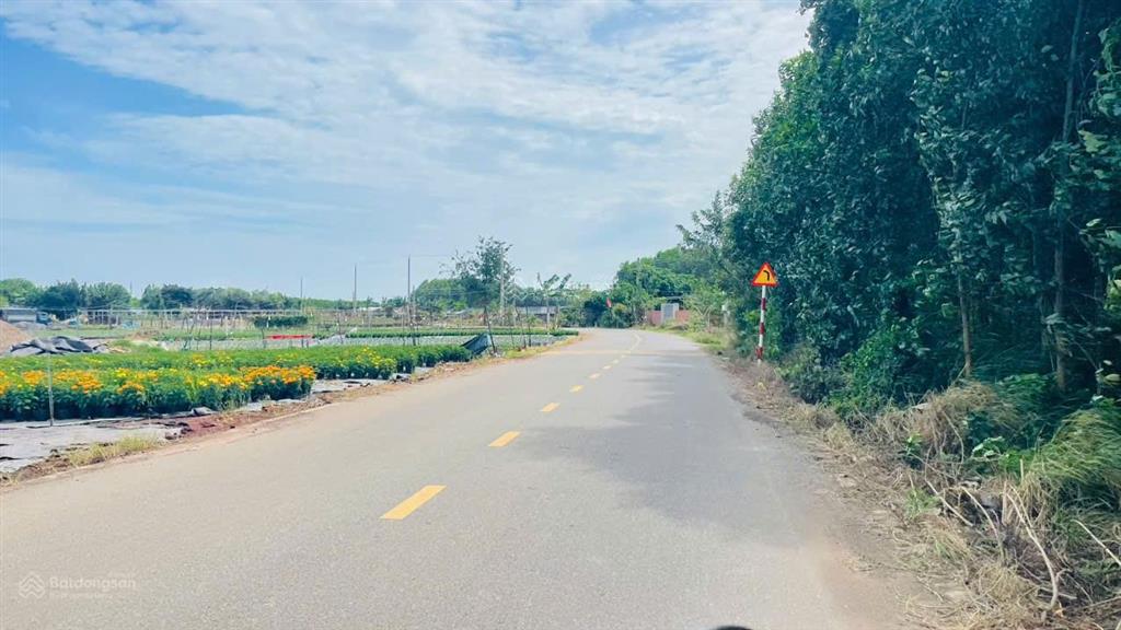 Bán đất đường nhựa tiềm năng tăng mạnh xã đất đỏ  tphcm. giá 950tr khu dân cư gần biển và kcn