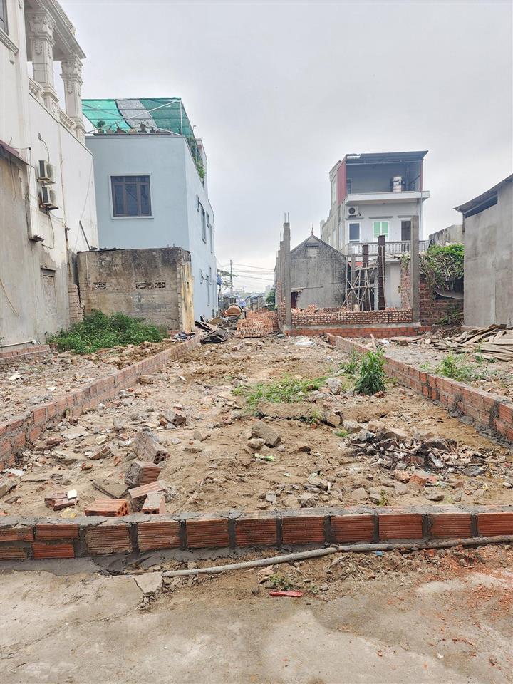 Dương quan sát ngay tđc áp tràn, ngõ ô tô mà chỉ hơn 20tr/m2 tí ti. làm gì còn lô nào giá này. ib e