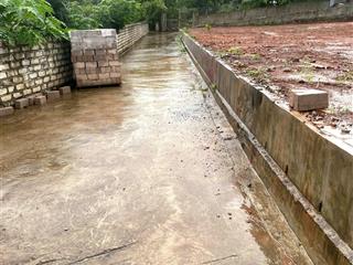 Làm gì còn lô nào núi 2 mà giá chưa đến 1 tỷ. ngõ ô tô. nhìn thẳng ra vlasta. diện tích trên 60m.