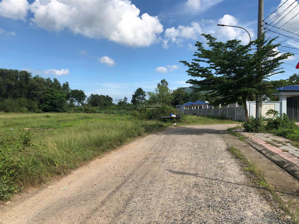 3.5 triệu/1m vuông đất gần chợ châu pha để lập dự án 1/500 có sẵn 1080m2 thổ cư