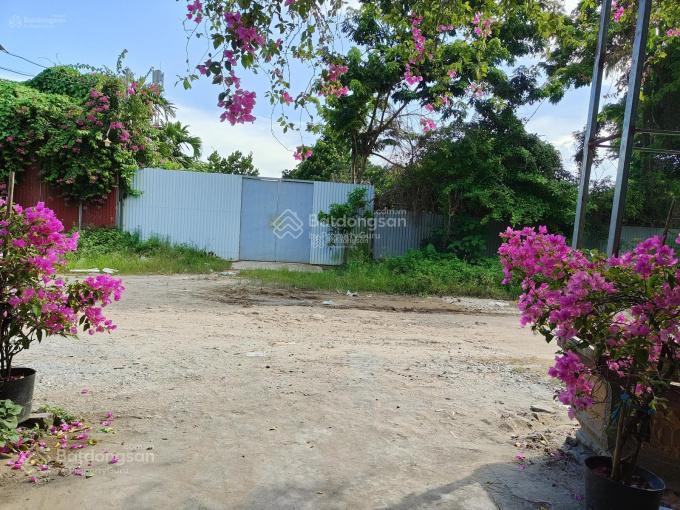 3,6 tỷ có ngay 90 m2 đất lô góc đường to 3 mặt tiền,tặng nhà 2 ngủ khép kín tại thạch cầu long biên