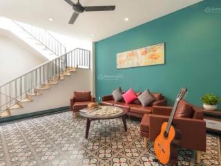 Nhà 3 tầng gần chợ xóm mới nha trang, đang kinh doanh homestay  giá 15 tỷ
