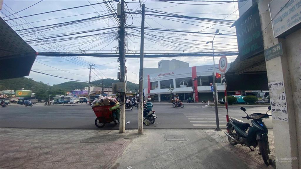 Bán đất hẻm oto đối diện chợ vĩnh hải cách 2/4 chỉ 1 căn