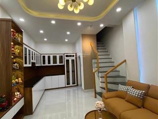 Bán nhà 1 trệt 1 lầu 2pn, 2wc cách thích quảng đức 30m full nội thất giá 2,55 tỷ, sổ hồng hoàn công