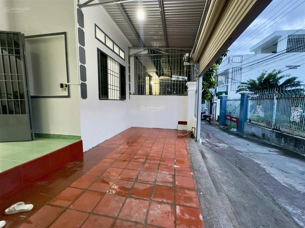 Nhà đẹp gần biển phạm văn đồng nha trang hẻm ô tô quay đầu giá 4,5 tỷ