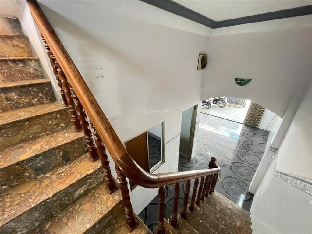 Bán nhà 2 tầng cách đường trần phú nha trang 1 chỉ 1 căn giá tốt