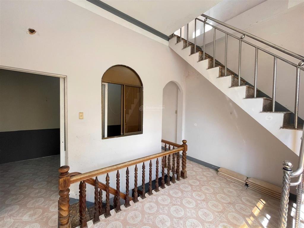 Bán nhà 2 tầng cách đường trần phú nha trang 1 chỉ 1 căn giá tốt