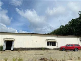 Bán kho xưởng tổng diện tích 6337m2, có 6100m2 thổ cư, xây dựng 2200m2, giá 60 tỷ