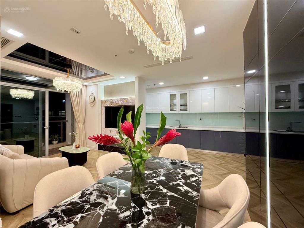 Cơ hội hiếm! 3pn  view sông  full nội thất sổ sẵn  giá 14 tỷ  chốt nhanh  0922 565 ***