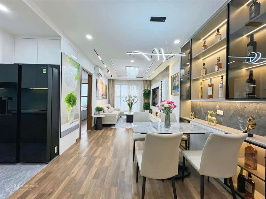 Gia đình tôi cần bán căn 3pn hoa hậu tầng trung view hồ chung cư anland premium 6,x tỷ, o975645309