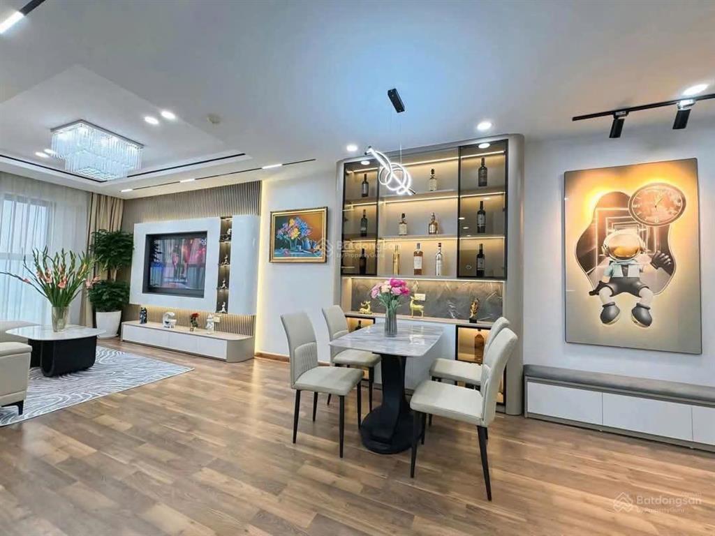 Gia đình tôi cần bán căn 3pn hoa hậu tầng trung view hồ chung cư anland premium 6,x tỷ, o975645309