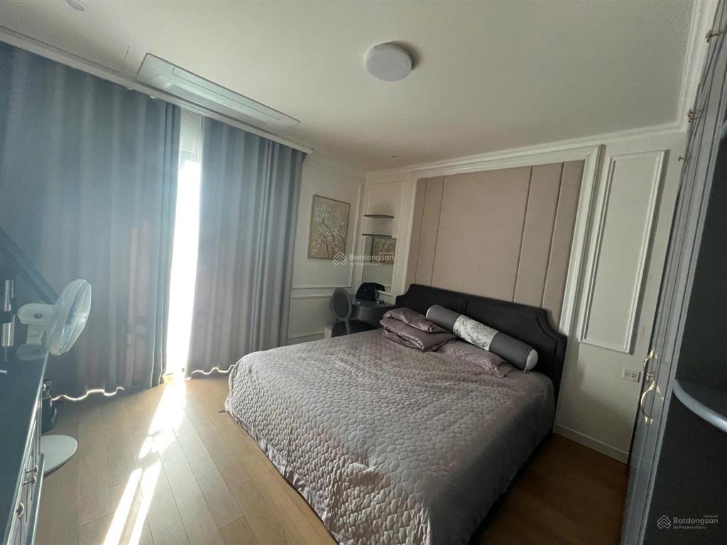 Gia đình tôi cần bán căn hộ 2pn2vs chung cư goldsilk complex cầu am giá 6.x tỷ,o975645309