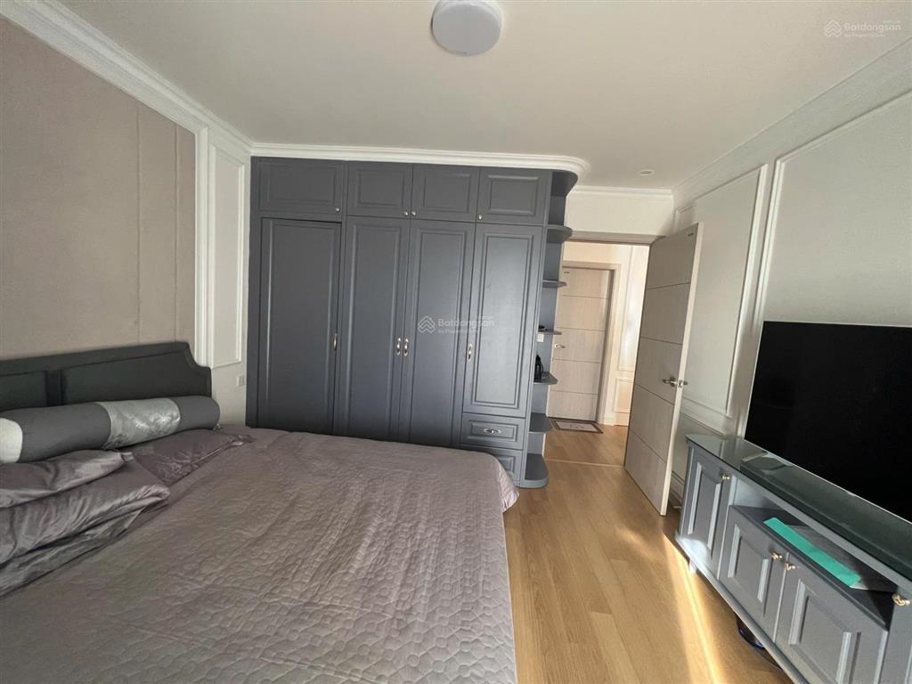 Gia đình tôi cần bán căn hộ 2pn2vs chung cư goldsilk complex cầu am giá 6.x tỷ,o975645309