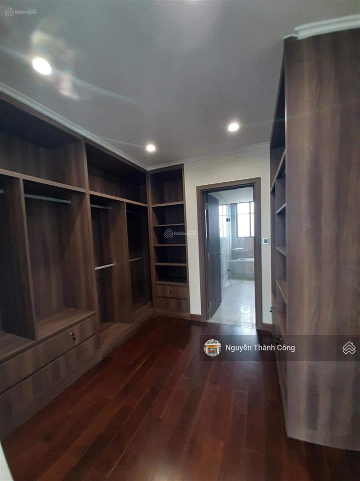 Cần bán shophouse vị trí đẹp, view công viên, full nội thất nhận nhà ngay, giá tốt