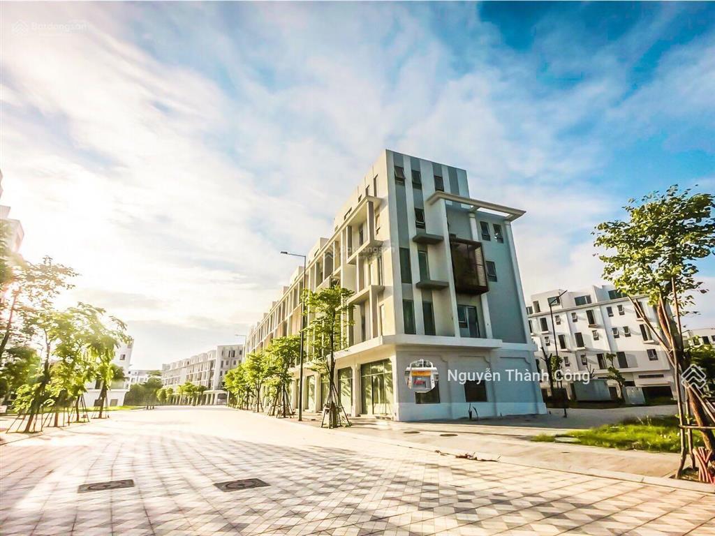 Cần bán shophouse vị trí đẹp, view công viên, full nội thất nhận nhà ngay, giá tốt