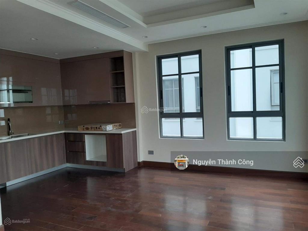 Cần bán shophouse vị trí đẹp, view công viên, full nội thất nhận nhà ngay, giá tốt
