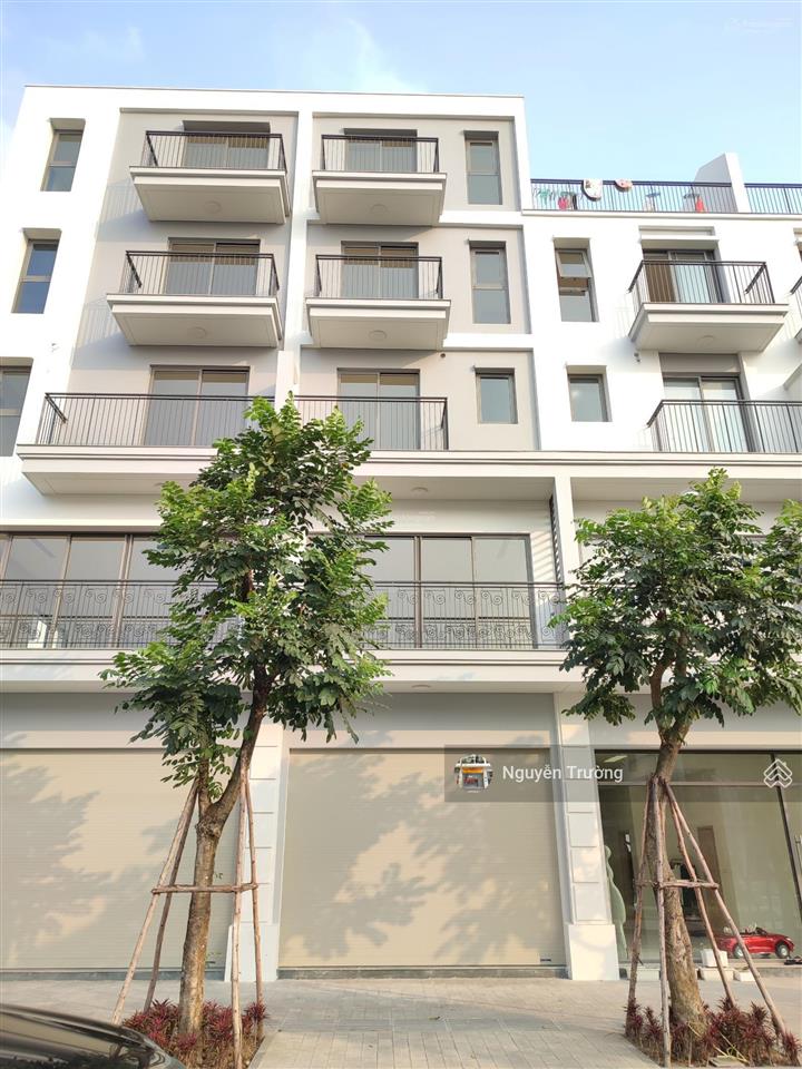 Bán căn shophouse có tầng hầm, 2 mặt tiền, view vườn hoa  độc nhất dự án, nội thất xịn