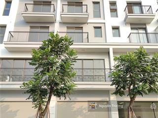 Bán căn shophouse có tầng hầm, 2 mặt tiền, view vườn hoa  độc nhất dự án, nội thất xịn