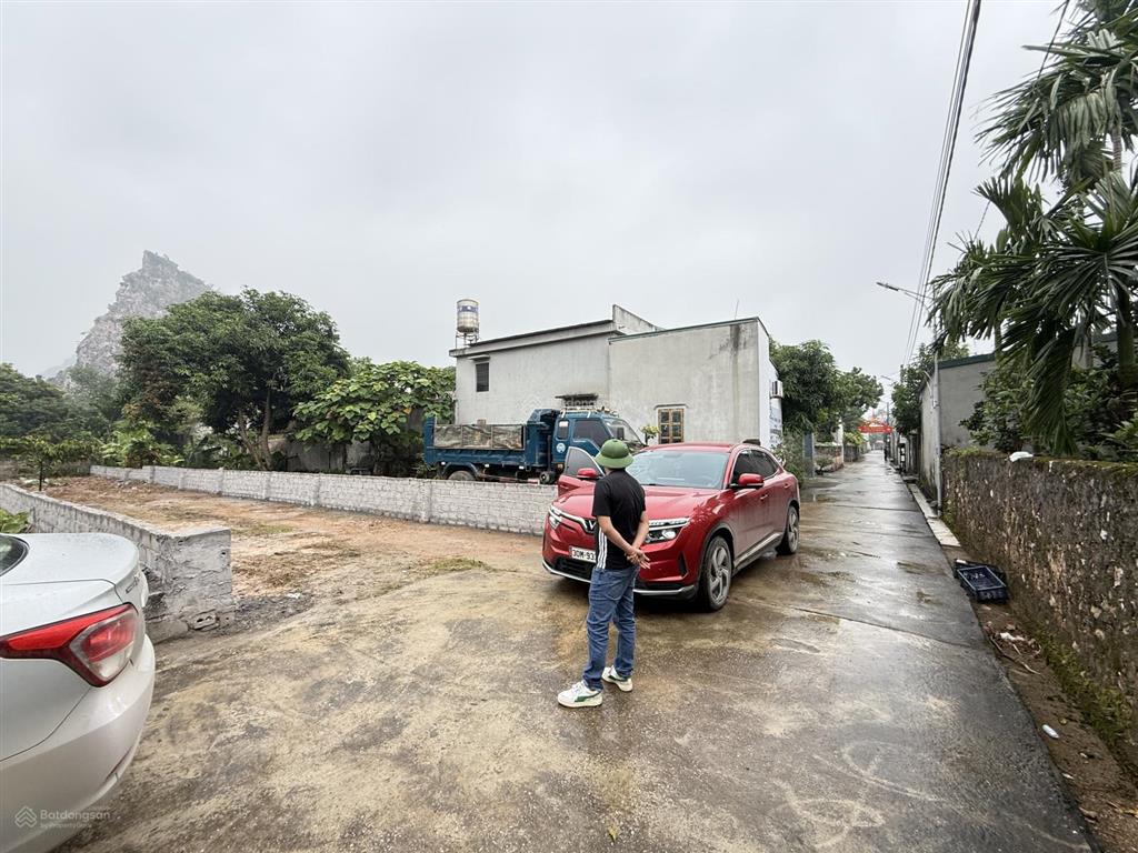 Đất khu du lịch chùa thầy, ô tô cất trong nhà