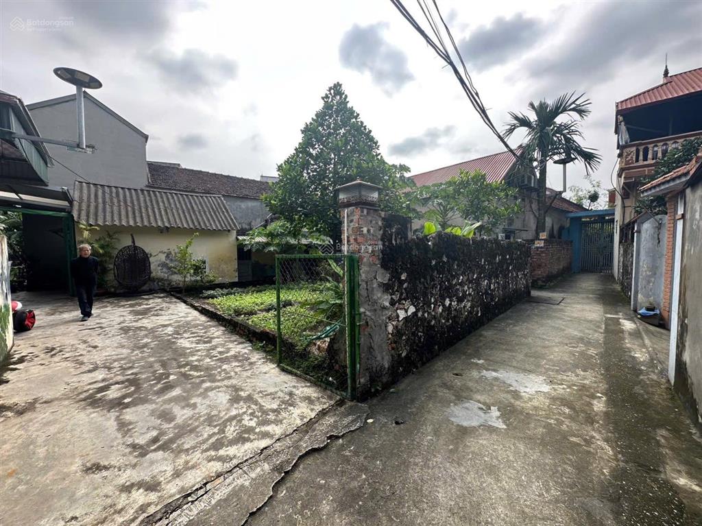 Lô góc 3 mặt thoáng khu chùa thầy, quốc oai