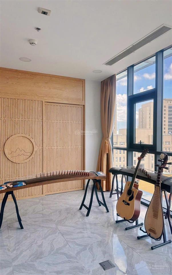 Em hoàng bán tòa nhà 10 lầu, 2 tầng hầm, của cô giáo dạy nhạc, tại đường nguyễn trãi, q1 tphcm