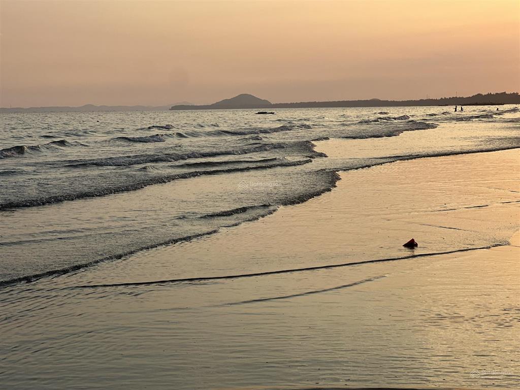Bán lô đất vàng view biển  đường lạc long quân, trà cổ vị trí kim cương gần bãi tắm, giá 13 tỷ