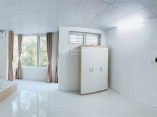 Ccmn full đồ, khép kín, ô tô đỗ cửa tại kđt văn phú  đường văn phú  phú la  hà đông có ban công