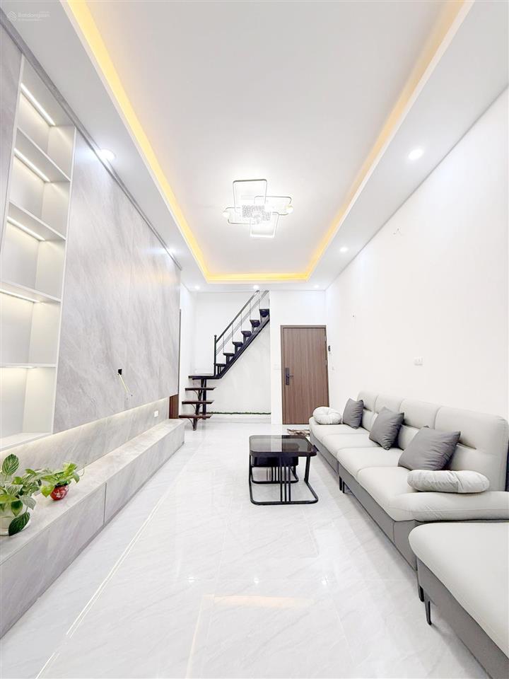 Bán căn tập thể kim liên 110m2 hai mặt thoáng view công viên full nội thất, giá yêu thương