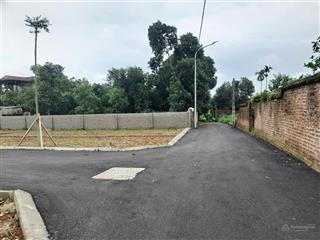 Lãi vốn lên đến 30% tính đến cuối năm  chỉ có thể là đất nền hòa lạc. 100m  full thổ  2,x tỉ.