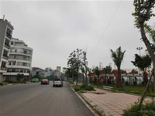 Tôi bán đất tđc ngọc thụy, lô góc dt 80m, đường 22m và đg 12m sát công viên,via hè to kdoanh 25,6tỷ