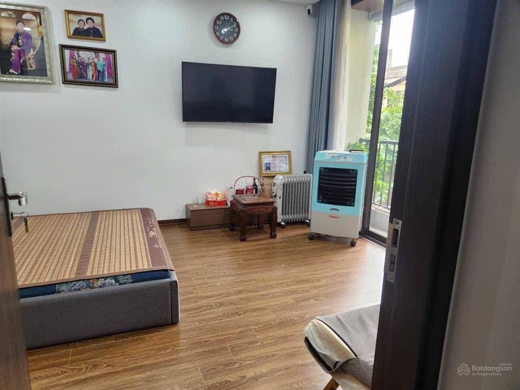 Tôi bán nhà đẹp ngọc thụy, bồ đề dt 38mx6 tâng, sát phố tặng nội thất xịn hàng xóm việt pháp 7.9tỷ