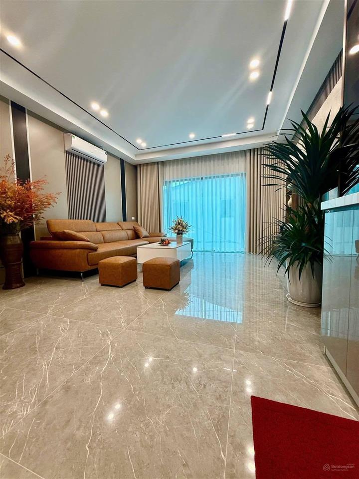 Tôi bán nhà đẹp ngọc thụy bồ đề 50m x 6 tg thmáy, mt 4,5m gara ô tô, tặng nội thất 14,x tỷ (có tl)